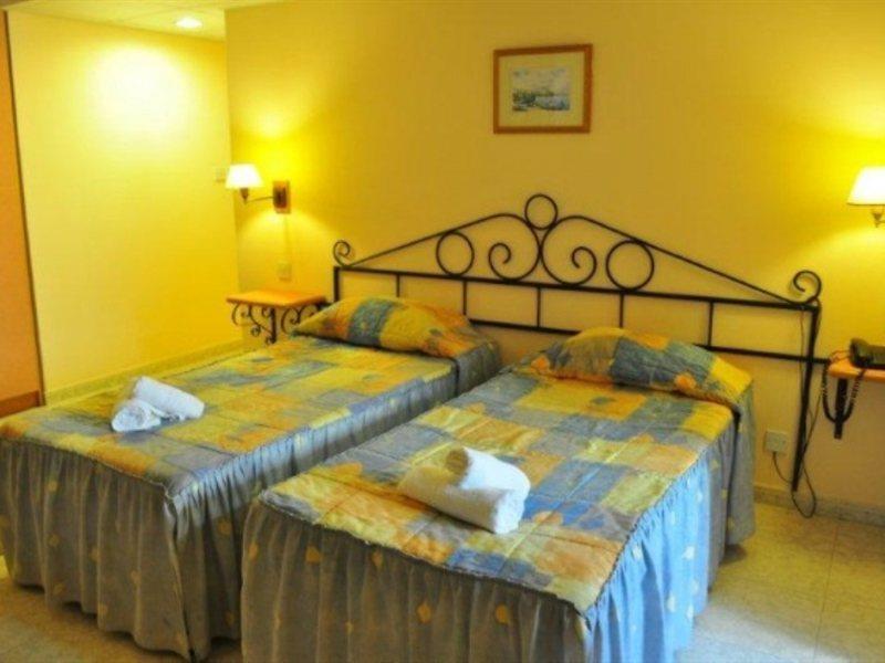 Porto Azzurro Aparthotel St. Paul's Bay Ngoại thất bức ảnh